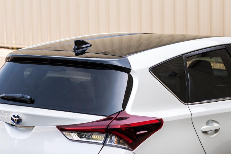 Детали экстерьера Toyota Auris Hybrid GB25 2017 года  (UK) (фото 10 из 46)